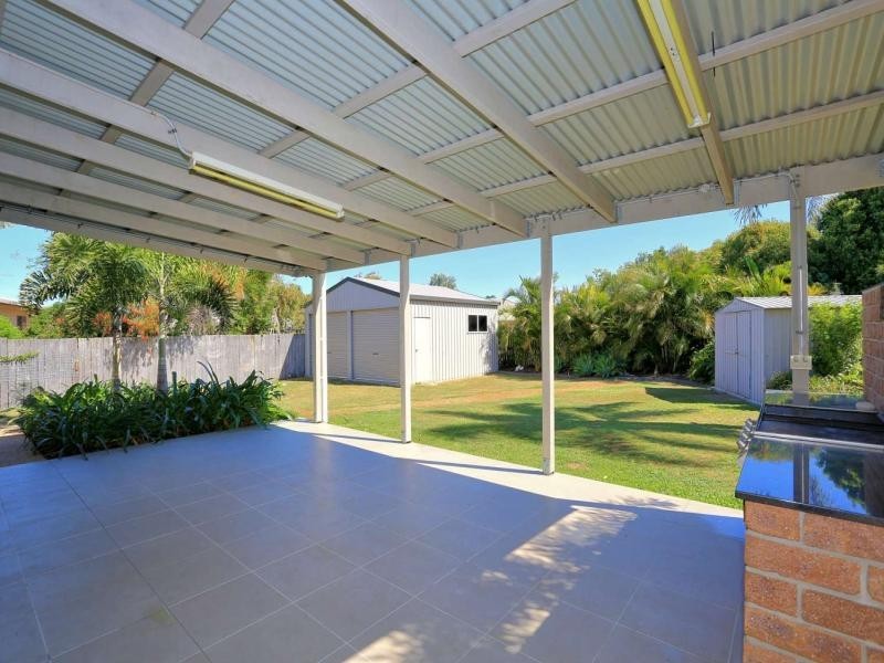 9 Grevillea Av, Innes Park QLD 4670