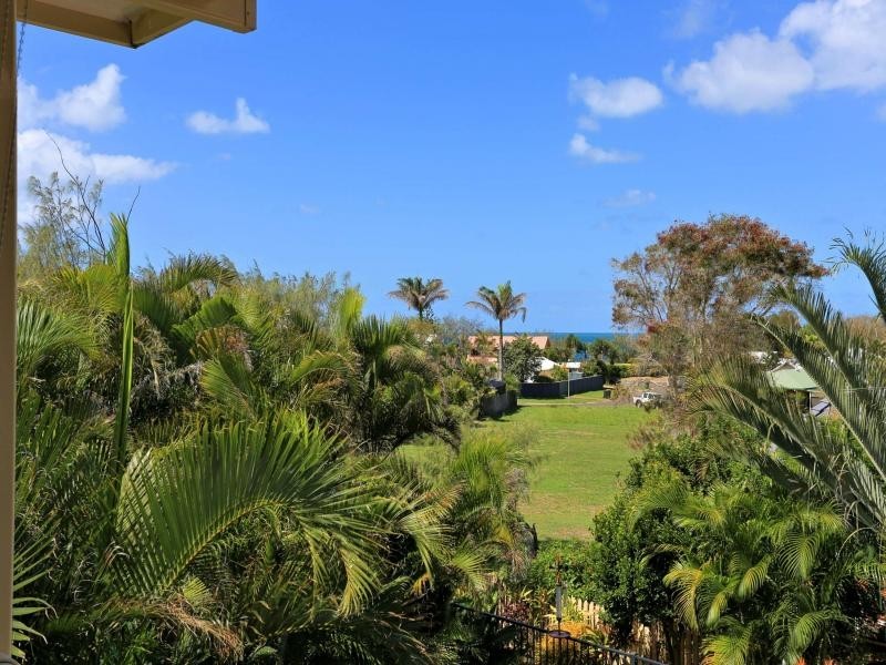 14 Shoreline Cres, Bargara QLD 4670