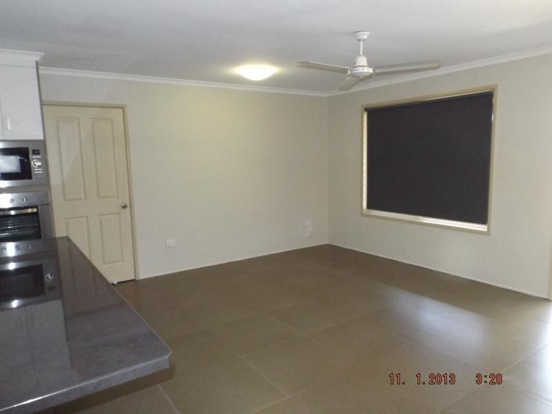 16 Peggy Drive, Coral Cove QLD 4670