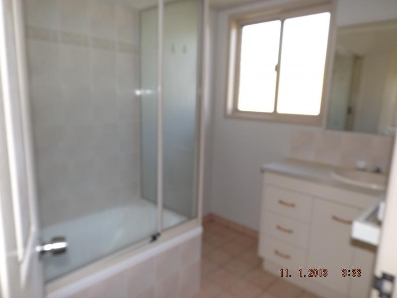 16 Peggy Drive, Coral Cove QLD 4670