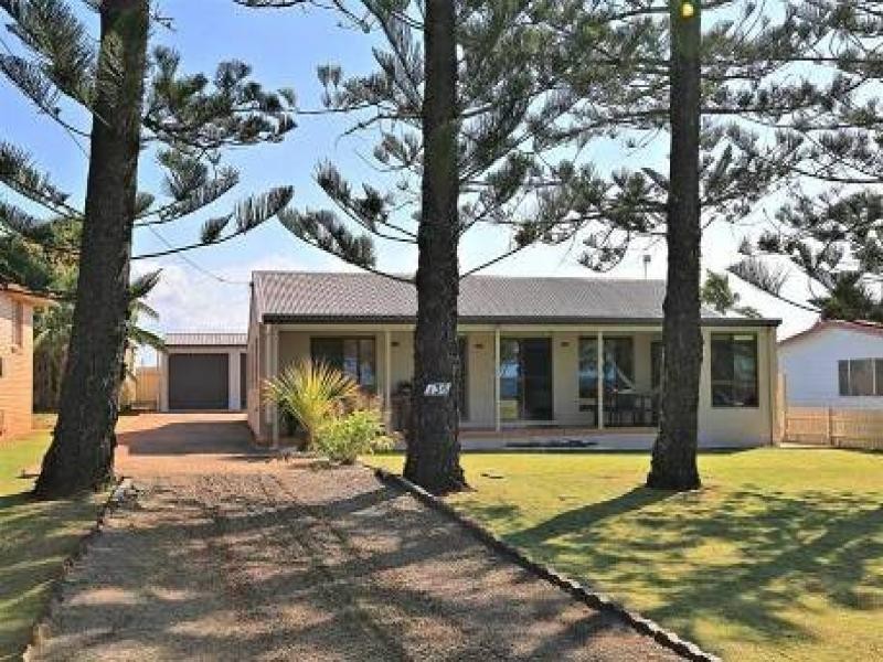136 The Esplanade, Elliott Heads QLD 4670