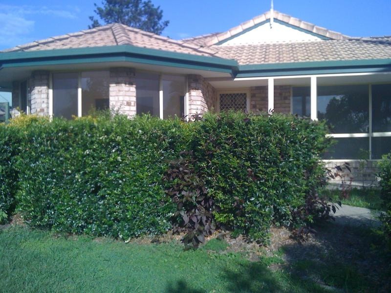 12 Elmstree Crt, Caboolture South QLD 4510