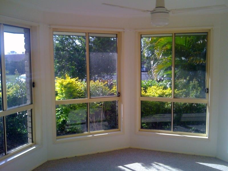 12 Elmstree Crt, Caboolture South QLD 4510