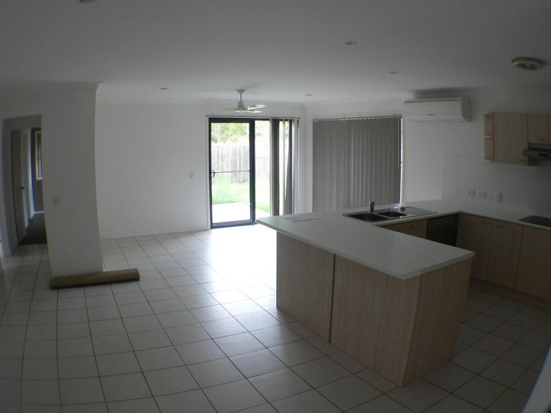 71 Hollywood Ave, Bellmere QLD 4510