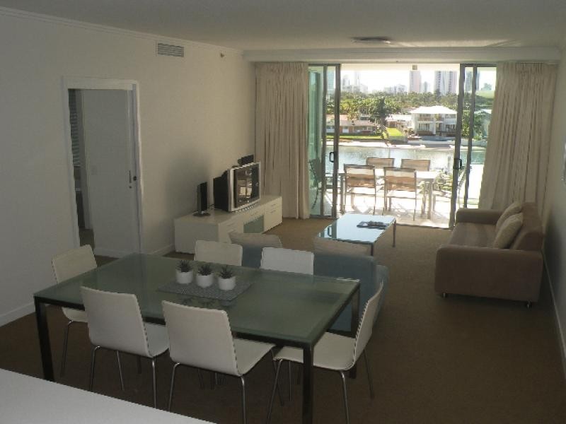 2215/33 T E Peters Drive, Broadbeach QLD 4218