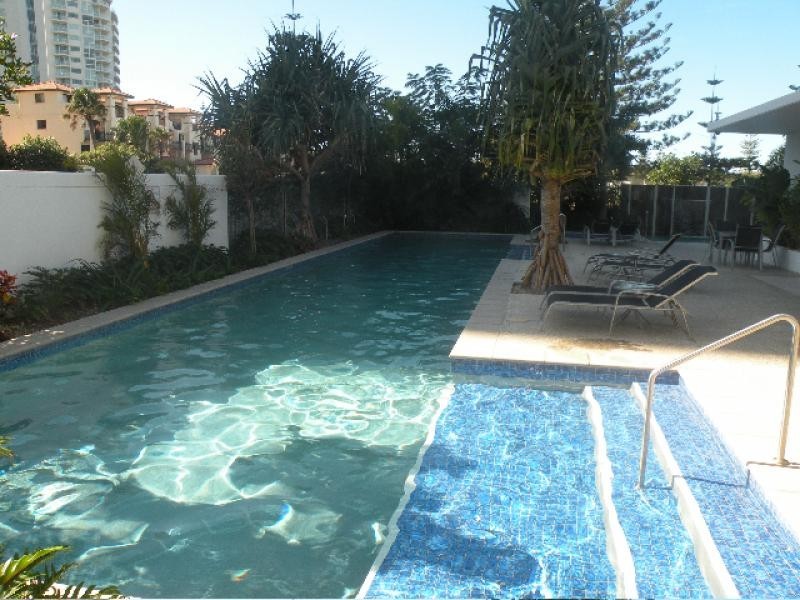 82/25 Surf Parade, Broadbeach QLD 4218