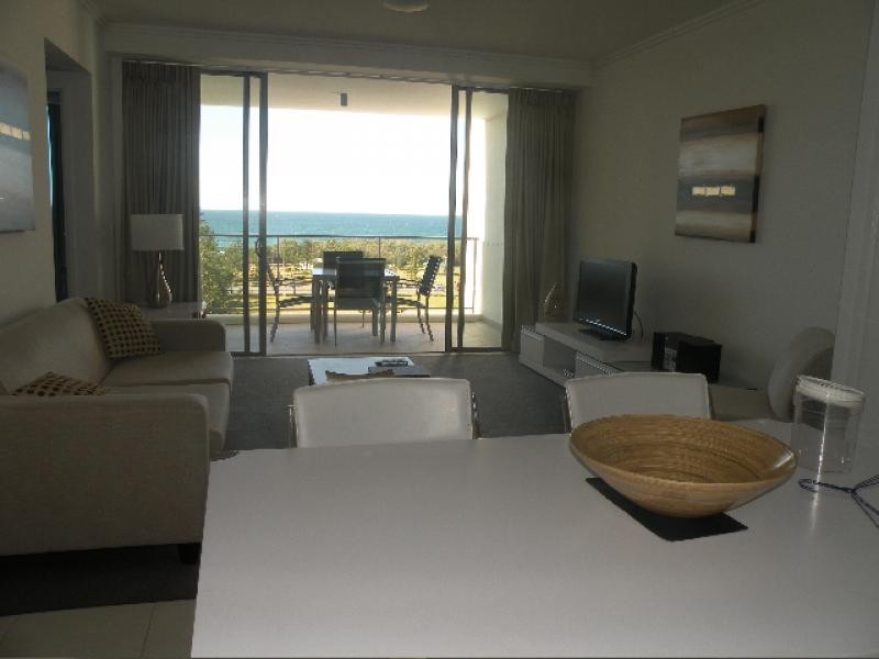 82/25 Surf Parade, Broadbeach QLD 4218