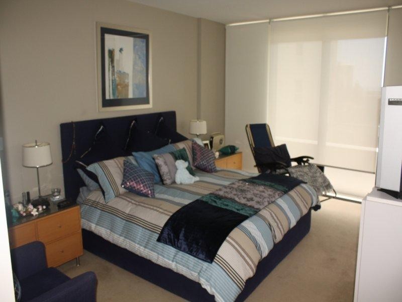 702/17 Albert Avenue, Broadbeach QLD 4218