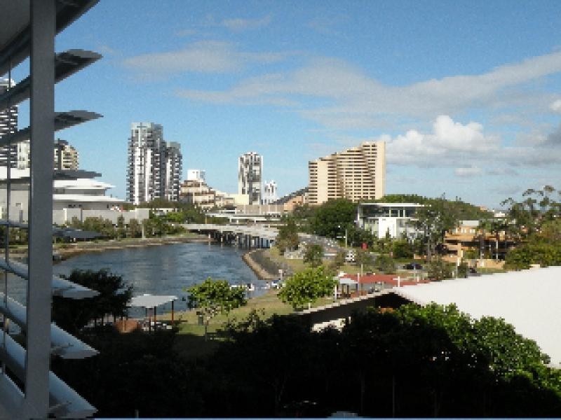 2322/33 T E Peters Drive, Broadbeach Waters QLD 4218