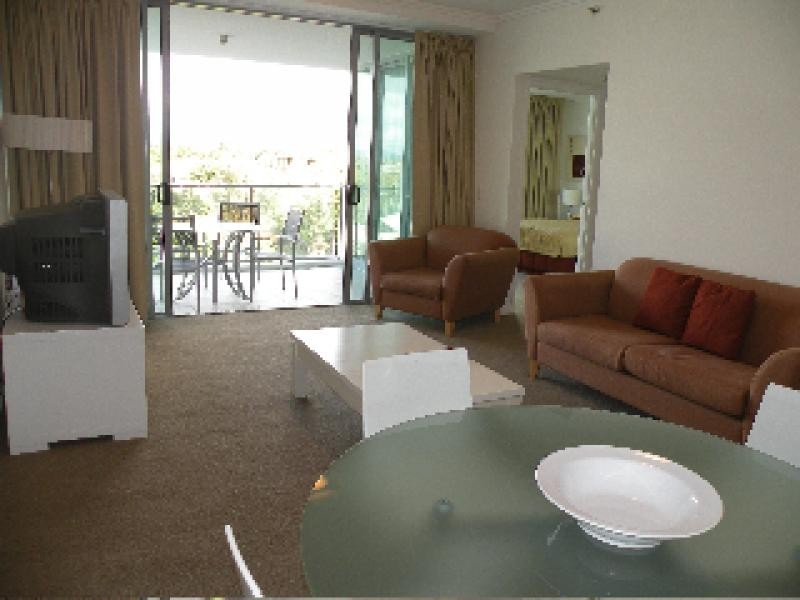 2322/33 T E Peters Drive, Broadbeach Waters QLD 4218