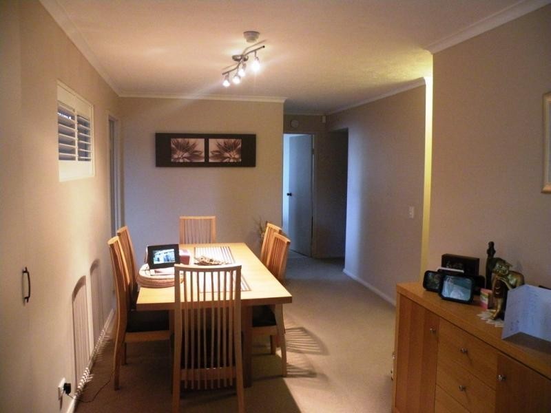 1/12 Queensland Ave, Broadbeach QLD 4218