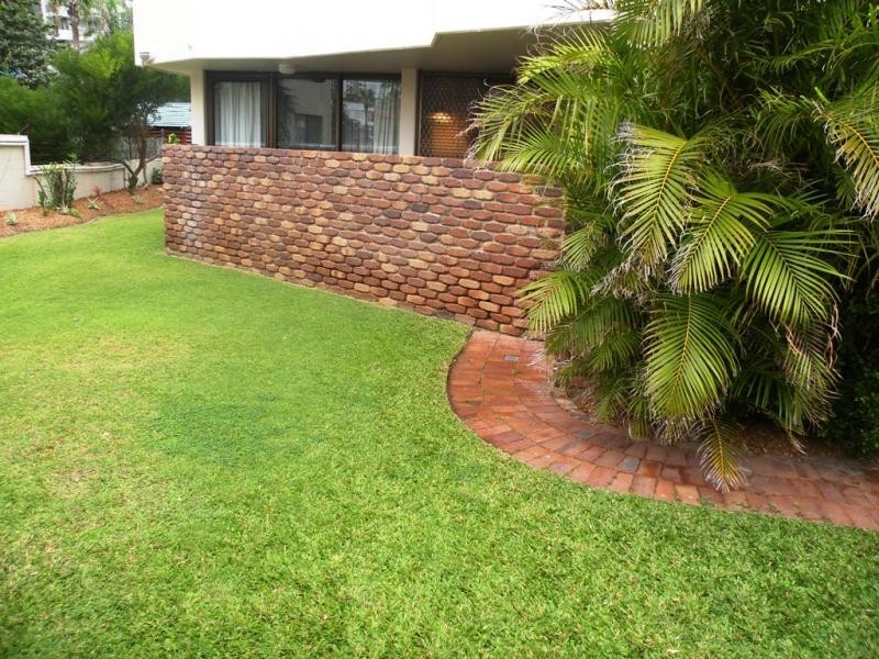 1/12 Queensland Ave, Broadbeach QLD 4218