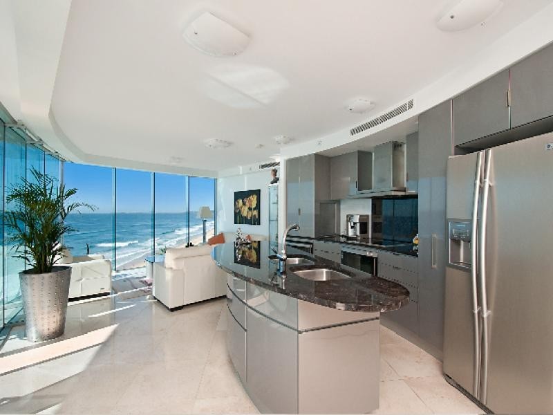 24/132 Old Burleigh Road, Broadbeach QLD 4218