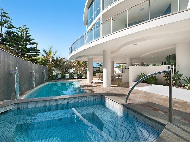 24/132 Old Burleigh Road, Broadbeach QLD 4218
