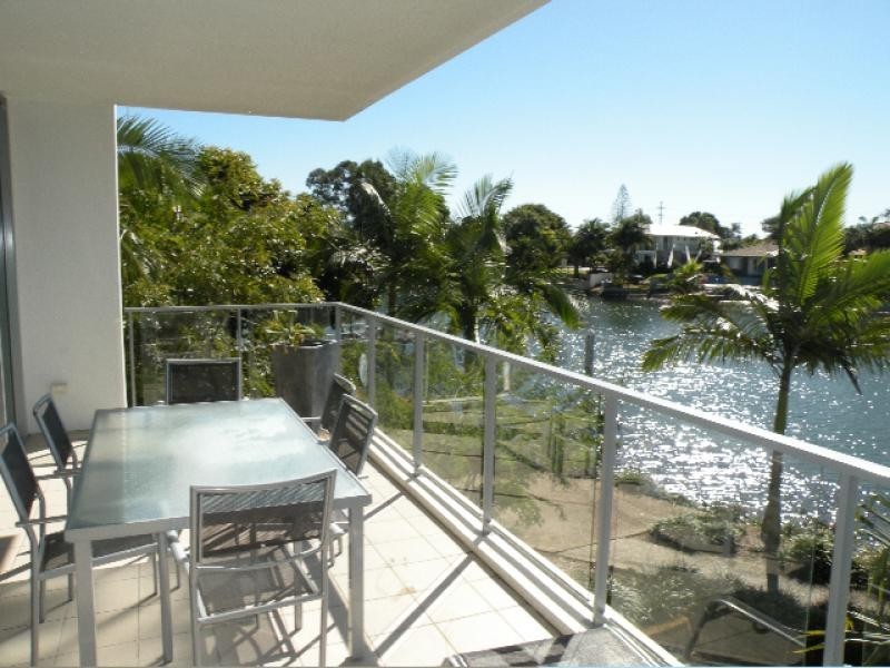 2005/33 TE Peters Drv, Broadbeach QLD 4218