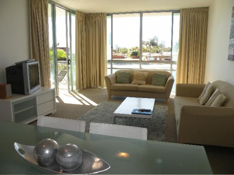 2005/33 TE Peters Drv, Broadbeach QLD 4218