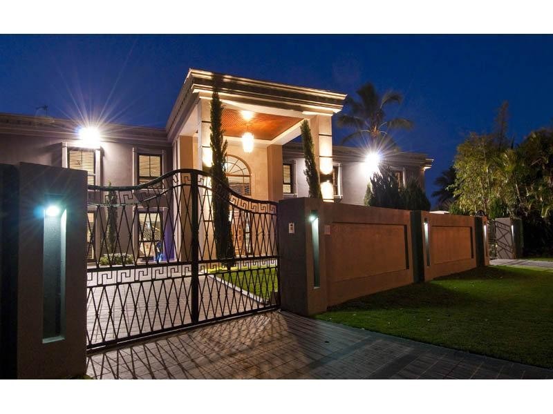 171 Monaco Street, Broadbeach Waters QLD 4218