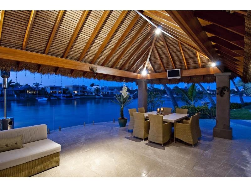 171 Monaco Street, Broadbeach Waters QLD 4218