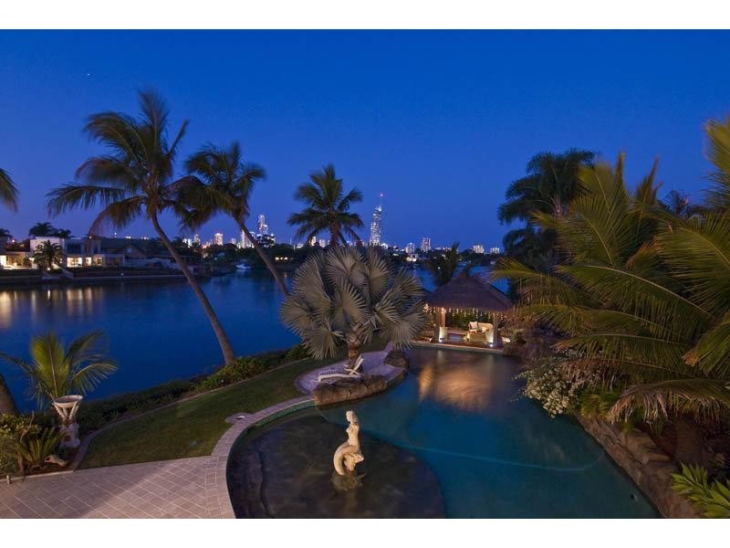 171 Monaco Street, Broadbeach Waters QLD 4218