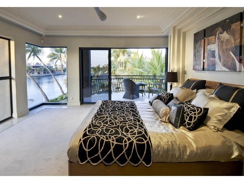 171 Monaco Street, Broadbeach Waters QLD 4218