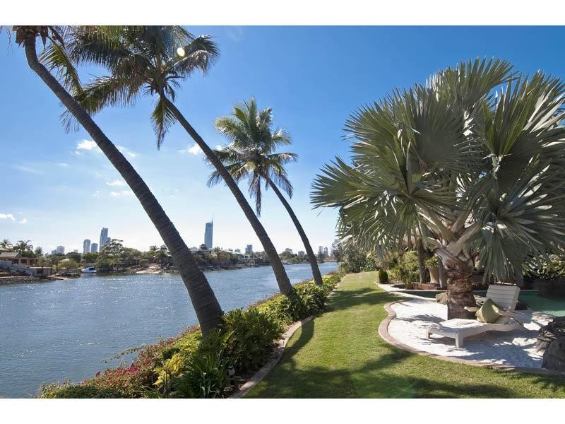 171 Monaco Street, Broadbeach Waters QLD 4218