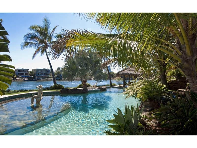 171 Monaco Street, Broadbeach Waters QLD 4218