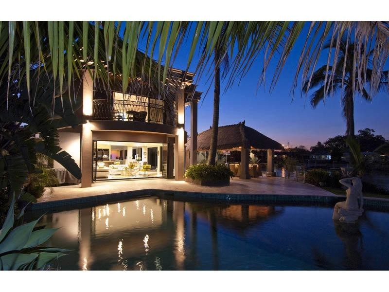 171 Monaco Street, Broadbeach Waters QLD 4218