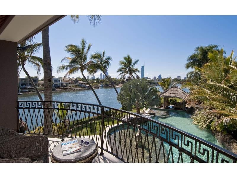 171 Monaco Street, Broadbeach Waters QLD 4218