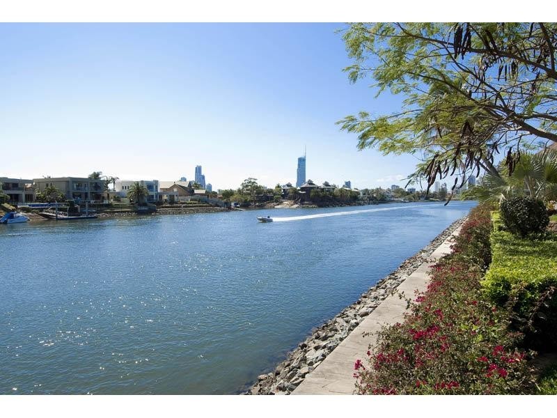 171 Monaco Street, Broadbeach Waters QLD 4218