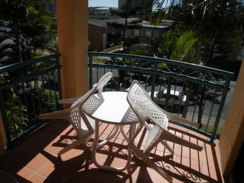 35 /20 Anne Ave, Broadbeach QLD 4218