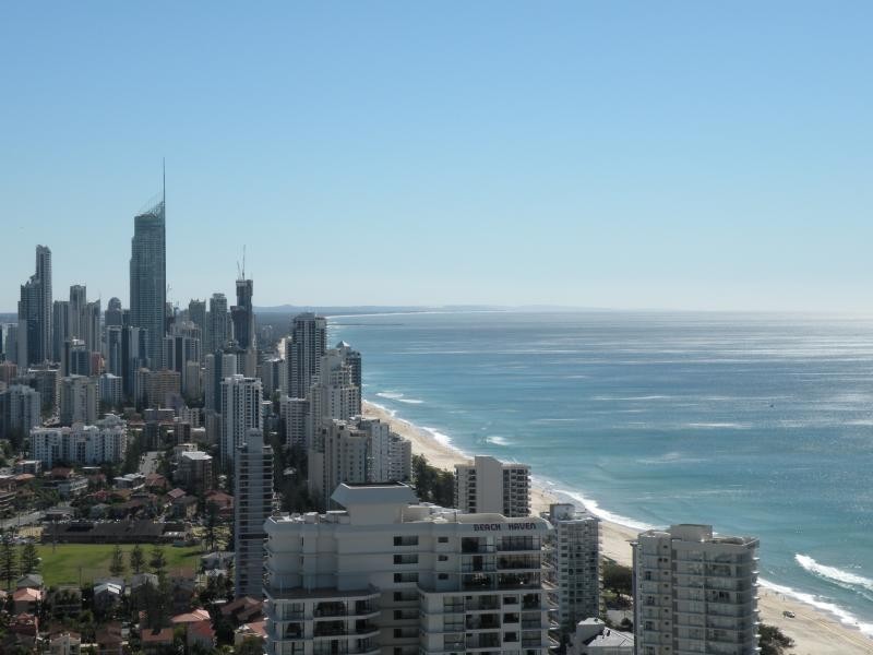 3101/1 Charles Ave, Broadbeach QLD 4218