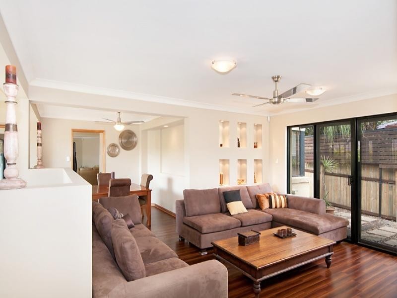 35 Binalong Drive, Ashmore QLD 4214