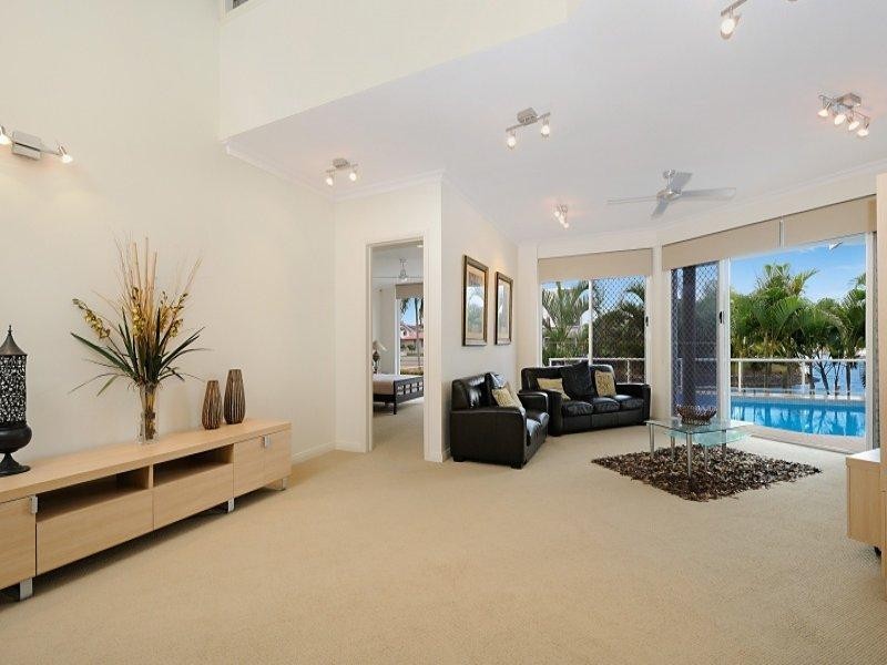 16 Bal Harbour, Broadbeach Waters QLD 4218