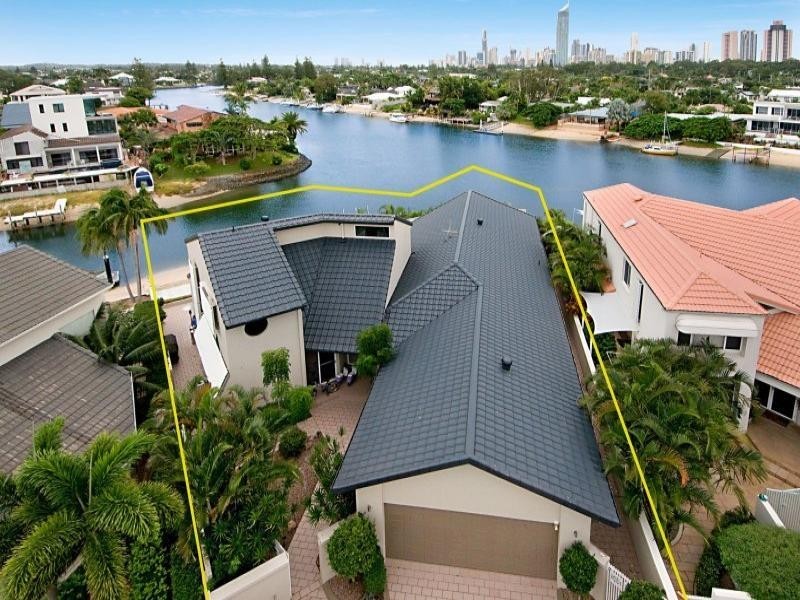 16 Bal Harbour, Broadbeach Waters QLD 4218