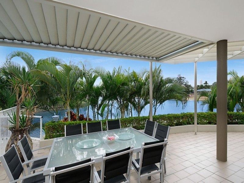 16 Bal Harbour, Broadbeach Waters QLD 4218