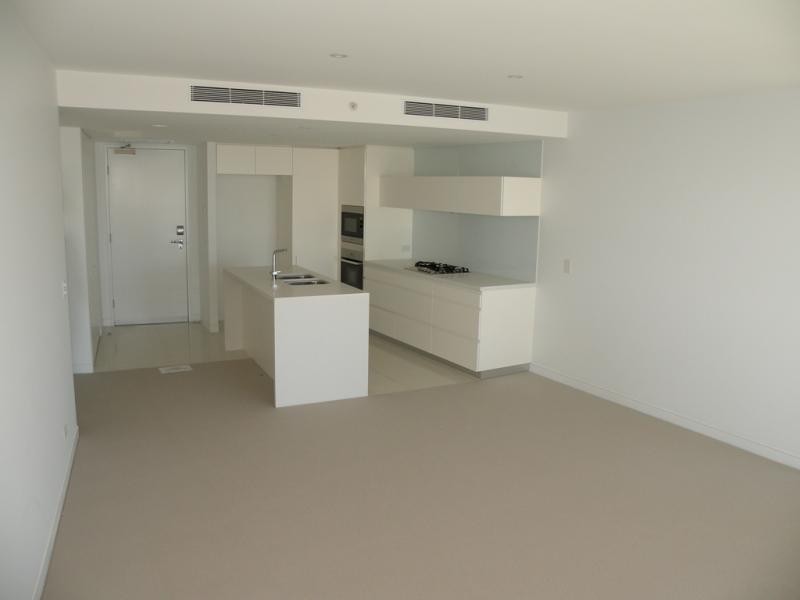 21701/1 Charles Ave, Broadbeach QLD 4218