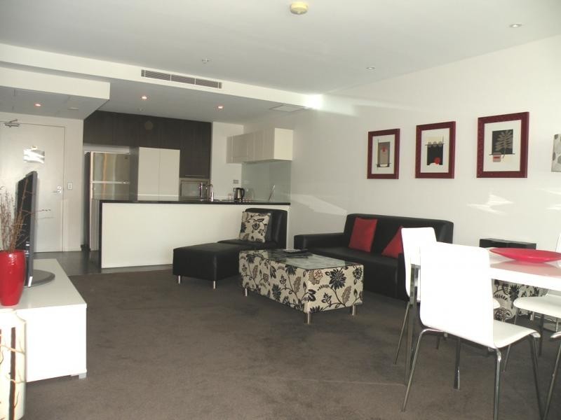 602 /89  Surf Parade, Broadbeach QLD 4218