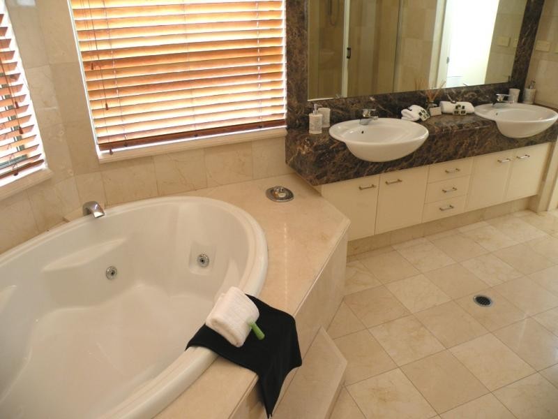 A/114 Albatross Ave, Mermaid Beach QLD 4218