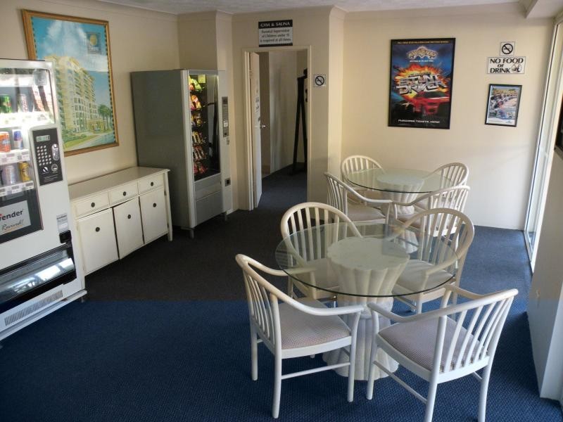 205 /2990 Gold Coast Hyway, Surfers Paradise QLD 4217