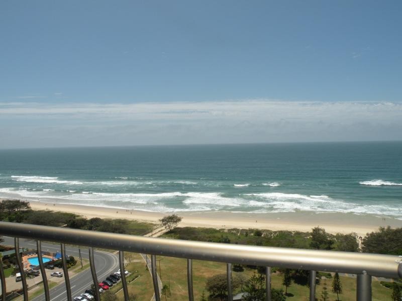 18A/1 Albert Ave, Broadbeach QLD 4218