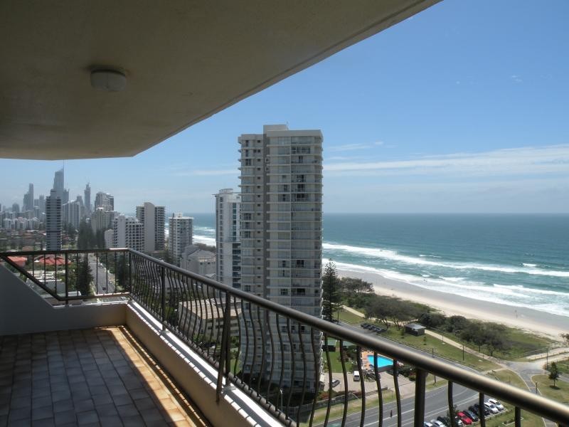 18A/1 Albert Ave, Broadbeach QLD 4218