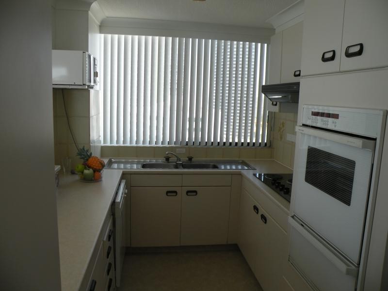 18A/1 Albert Ave, Broadbeach QLD 4218