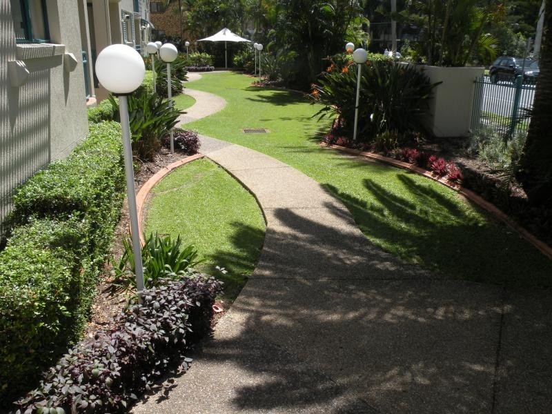 8/112 Surf Parade, Broadbeach QLD 4218