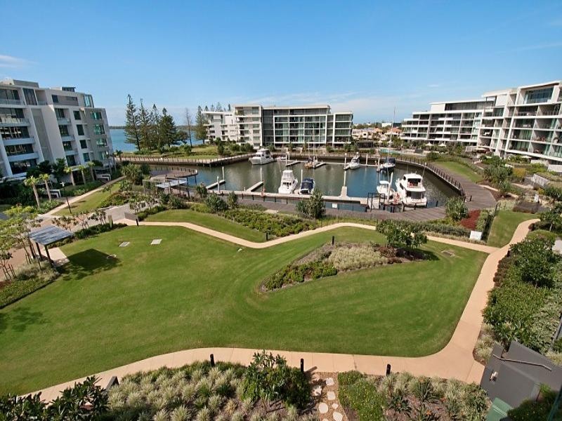 1102/323 Bayview Street, Runaway Bay QLD 4216