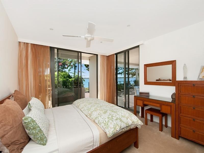 1102/323 Bayview Street, Runaway Bay QLD 4216