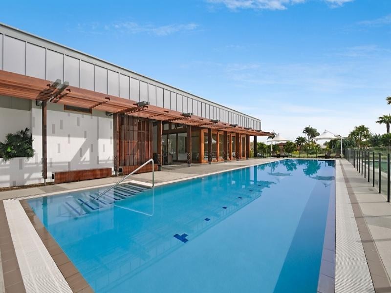 1102/323 Bayview Street, Runaway Bay QLD 4216