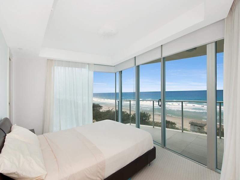 15 /132  Old Burleigh Road, Broadbeach QLD 4218