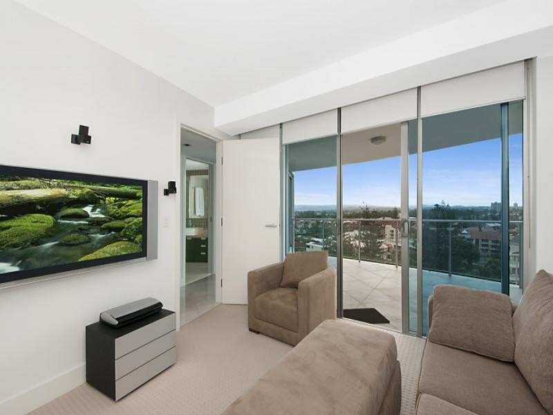 15 /132  Old Burleigh Road, Broadbeach QLD 4218