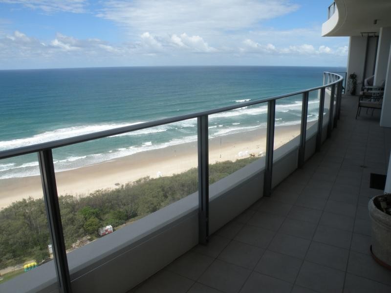 54/173 Old Burleigh Road, Broadbeach QLD 4218
