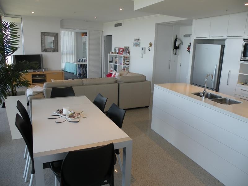 26/173  Old Burleigh Road, Broadbeach QLD 4218